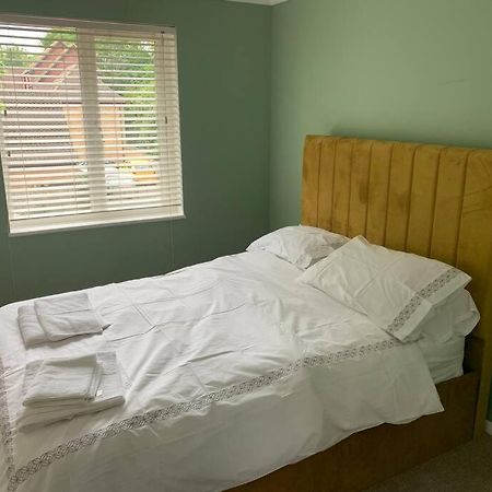 SendCosy One Bed Flat Free Parking公寓 外观 照片