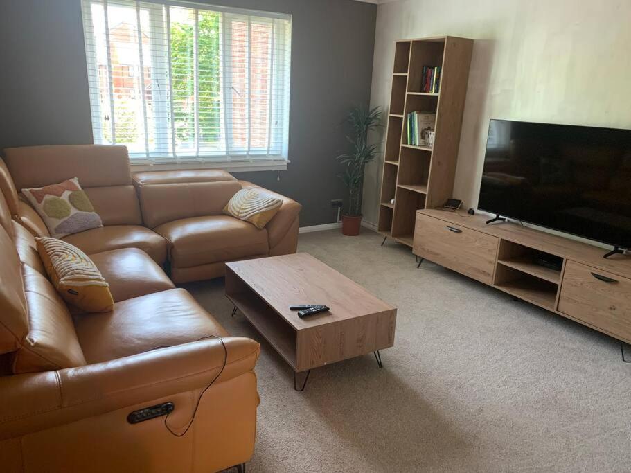 SendCosy One Bed Flat Free Parking公寓 外观 照片