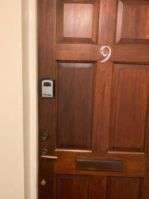 SendCosy One Bed Flat Free Parking公寓 外观 照片