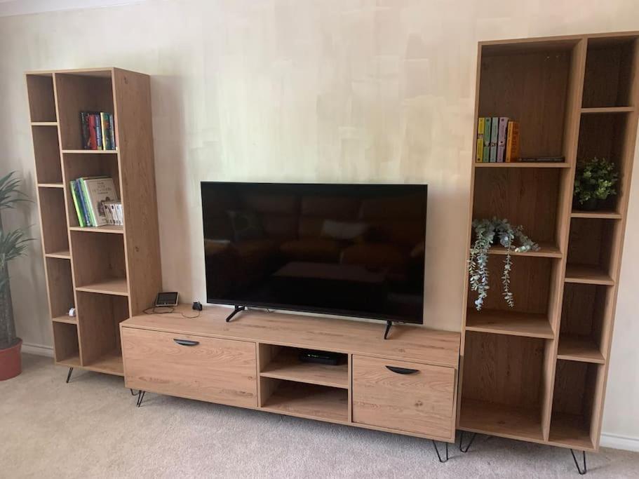 SendCosy One Bed Flat Free Parking公寓 外观 照片